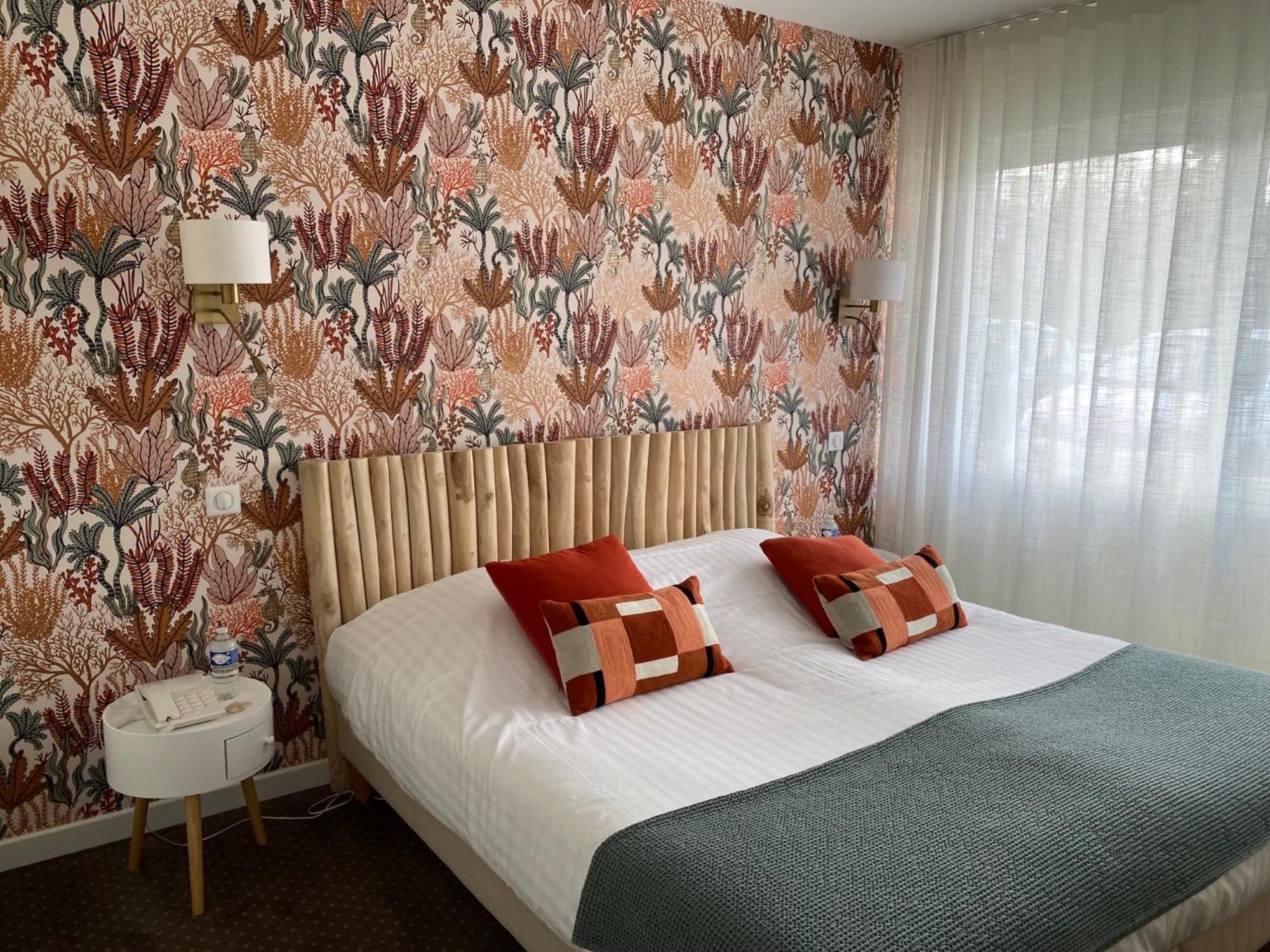 Le Regina Hotel Restaurant อาร์เดอโล-ปลาจ ภายนอก รูปภาพ